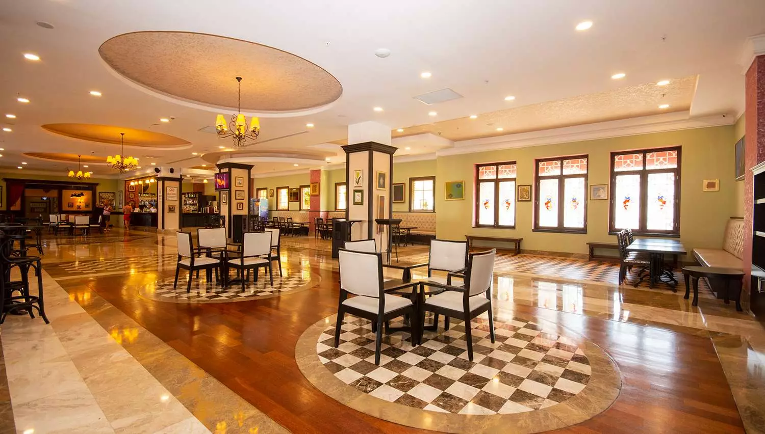 هتل اورنج کانتی کمر آنتالیا